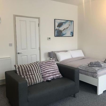 Newly Renovated Modern Studio Apartment Penzance Ngoại thất bức ảnh