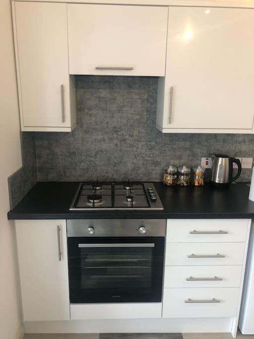 Newly Renovated Modern Studio Apartment Penzance Ngoại thất bức ảnh